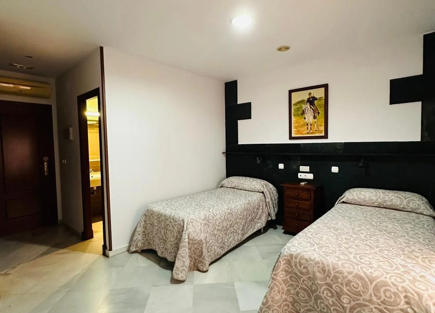 Hotel Quitagolpe Χέρεζ
