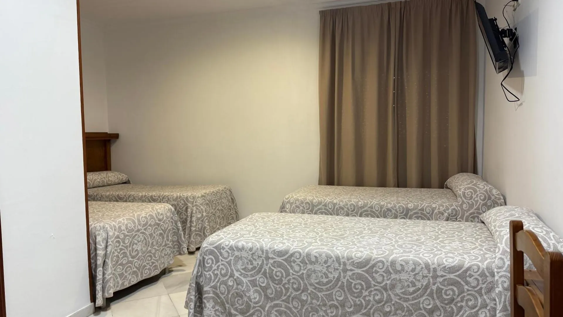 Hotel Quitagolpe Χέρεζ